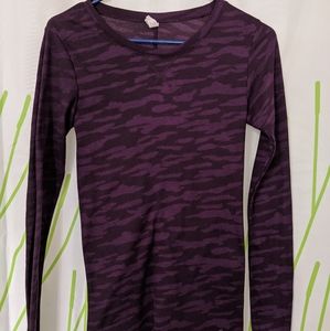 Under Armour long sleeve purple camo thermal small